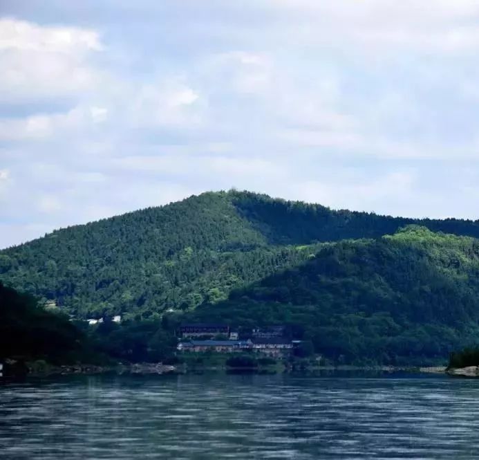 都是不错的选择 射洪·龙凤峡  龙凤峡风景区位于射洪明星镇东南 核心