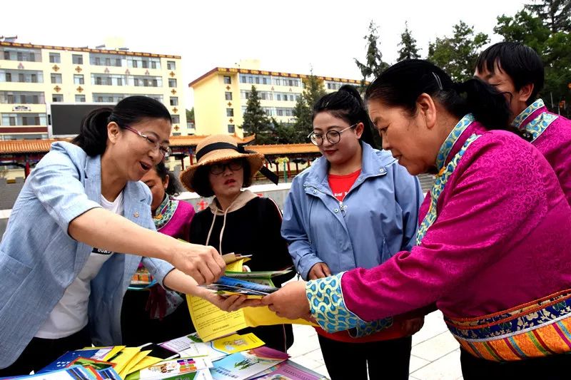 世界人口日活动小结_世界人口日手抄报图片