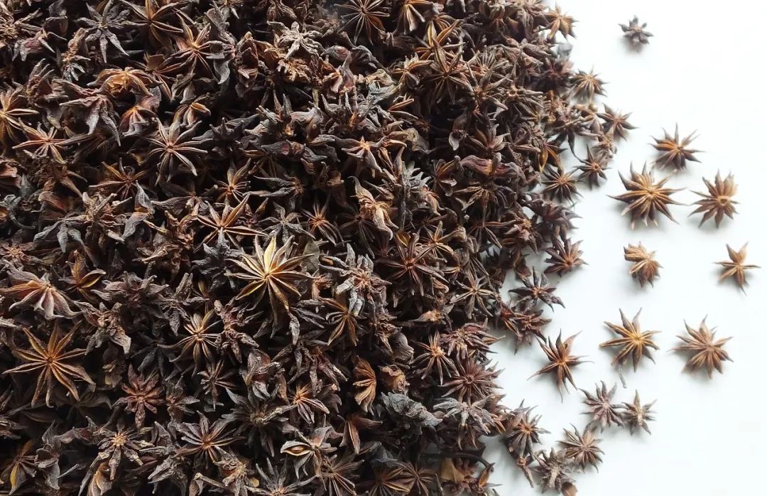 这个瓜不能吃,夏天餐桌上很常见,吃错一个就麻