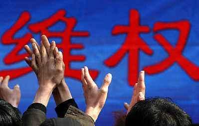 女生遭班主任辱骂半年,录音100条取证20小时,维权就要这么干