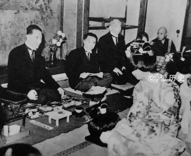 汪精卫首次以元首身份窜访日本参拜明治神宫接受艺伎服务