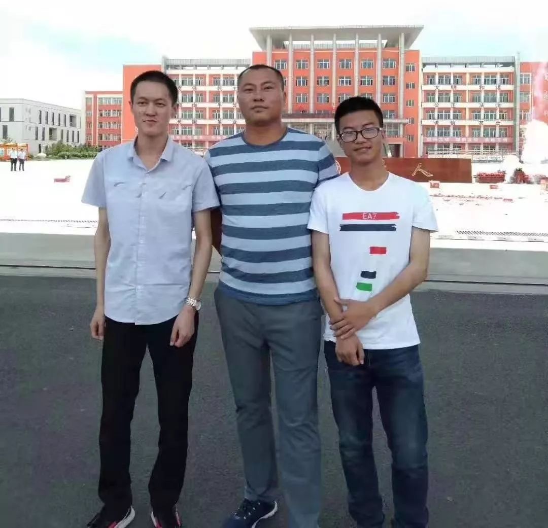 喜报北师大集宁附中两位学子被北大录取
