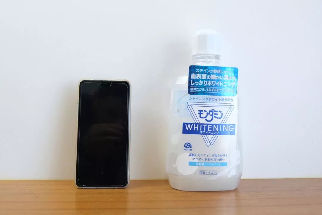 快速让牙齿变白的牙膏 31eb14cf24d641d386f8f1bcb61ebf24.jpeg