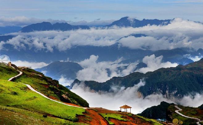 大山包 大山包位于昭通市昭阳区大山包乡大莽地北侧,海拔三千米,是