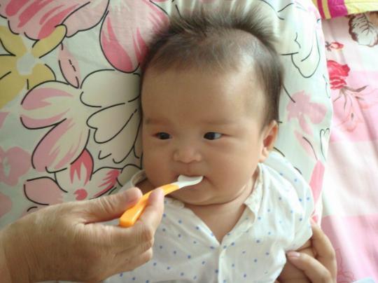                     7岁女娃不长个，原来是每天吃这些食物，家长的无知“害”苦了娃