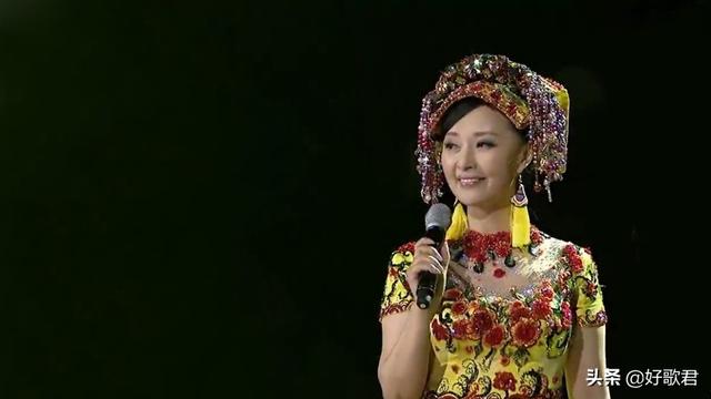 最美彝族歌手曲比阿乌一首索玛花儿开太美太动听