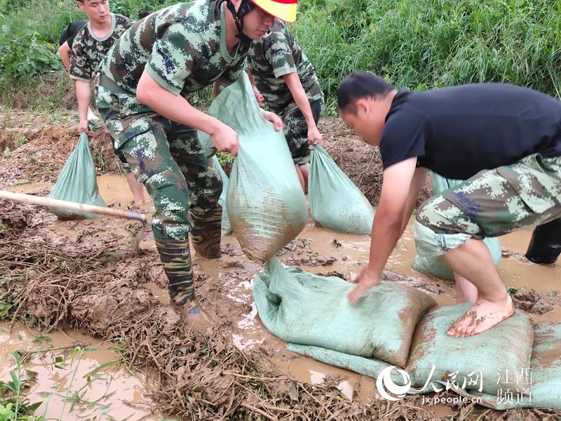 江西乐平中洲圩突发管涌群 中国安能救援队紧急处置 新老葡京娱乐场