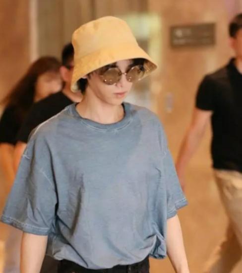 华晨宇被偶遇,路人镜头下脸颊凹陷太吓人,网友