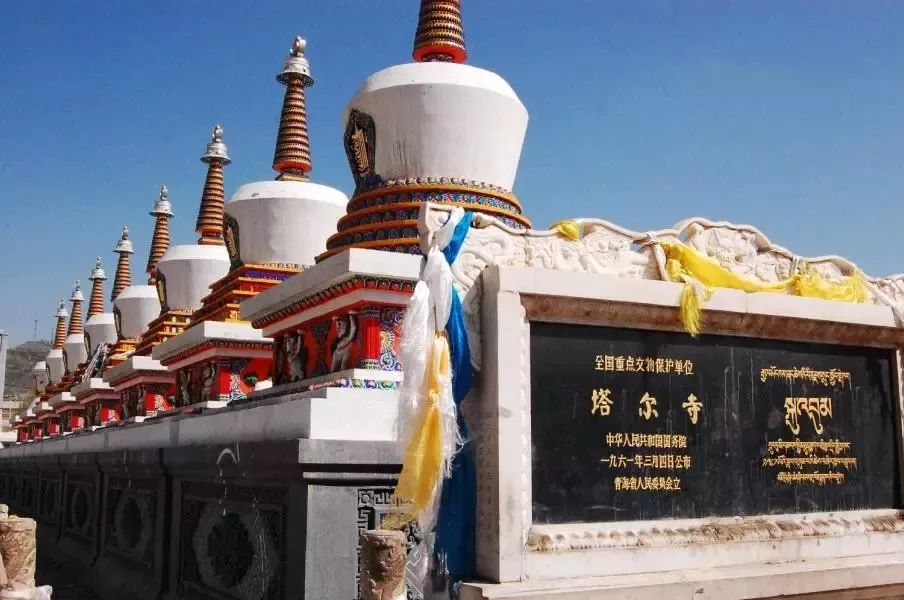 塔尔寺经济总量和游客接待量_塔尔寺图片(2)