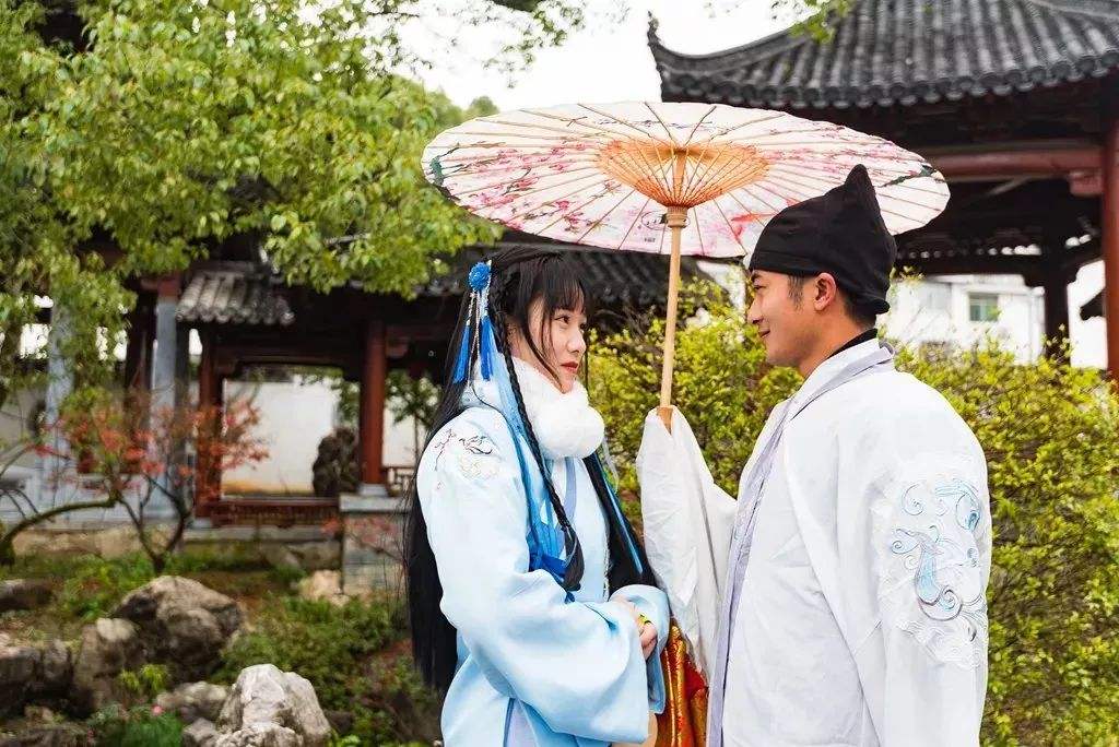 不穿“指定服装”不让进的景区,买了门票也不行!游客却拍手叫好 新金沙网站
