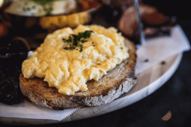 hawthorn brew bar共有两款双层塔套餐为breakfast和lunch两款.
