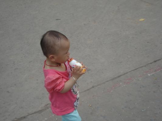                     7岁女娃不长个，原来是每天吃这些食物，家长的无知“害”苦了娃