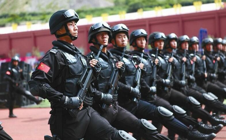 原创香港警察队伍的武器与内陆警察的装备有多大的不同