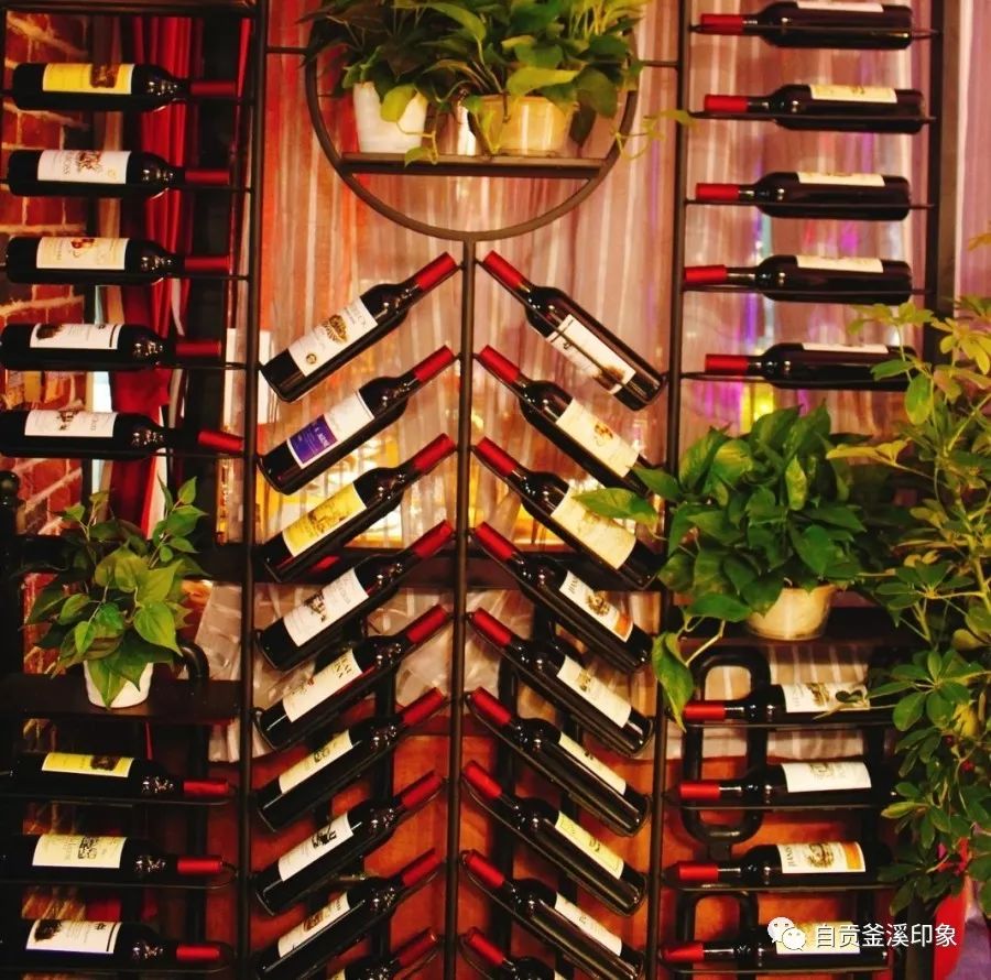 美炸!自贡这家网红音乐餐吧试营业开始!音乐美