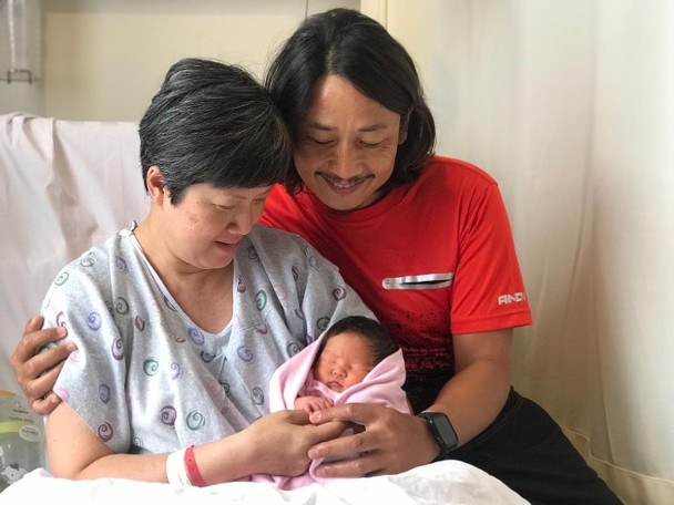 黃泽铎52岁太太产女,网友:生死一瞬间 申搏官网网页版