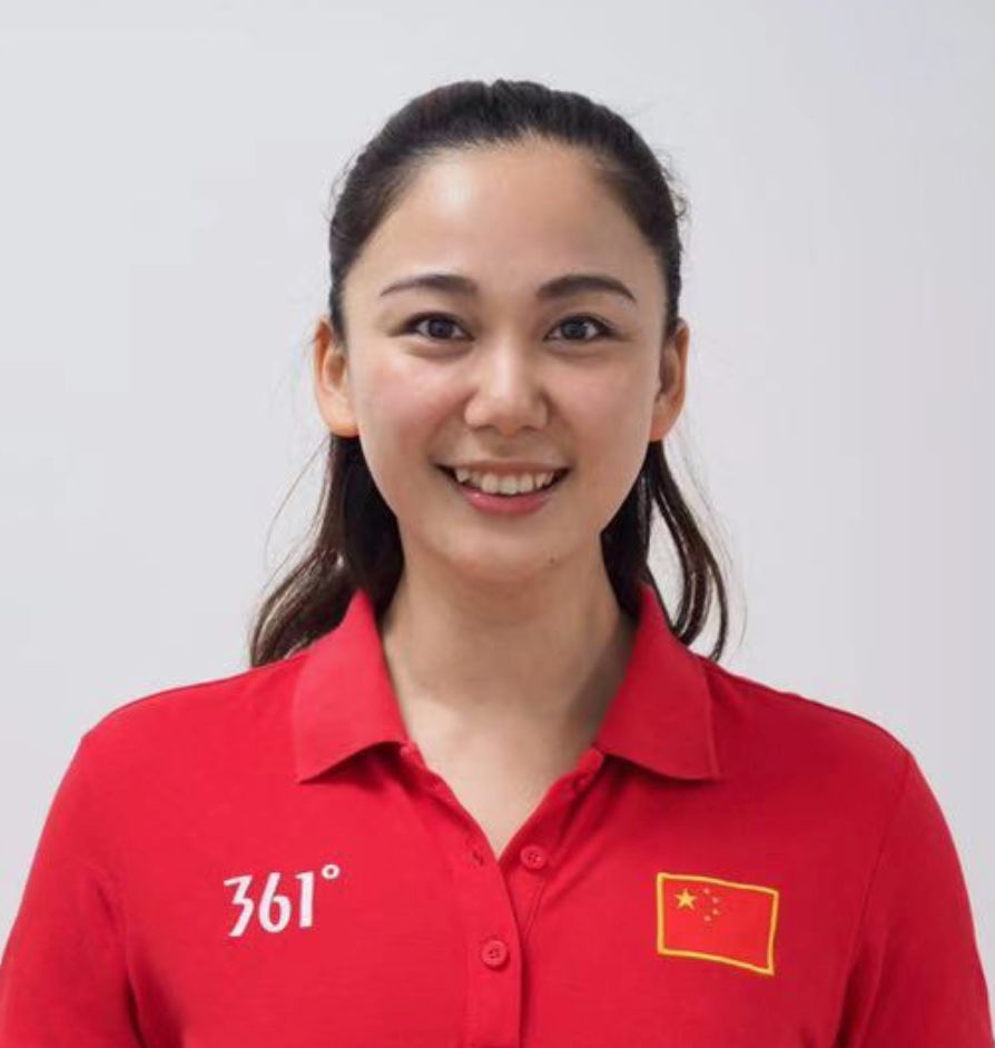 中国队介绍 队员介绍 孙文雁与黄雪辰将代表中国队,参加今晚的双人