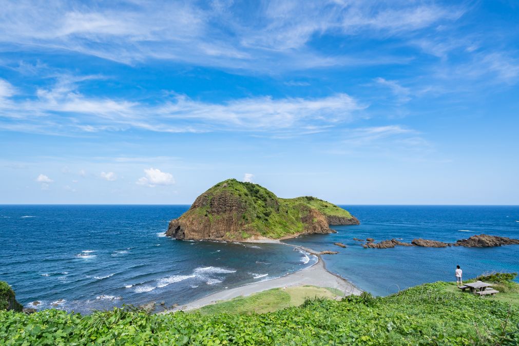 二ツ亀海水浴场/新潟県佐渡市