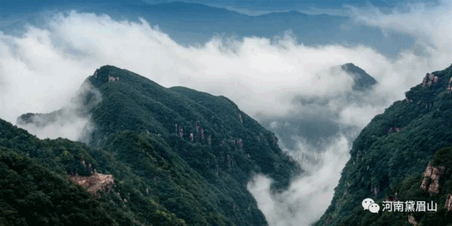 清晨,当霞光还在