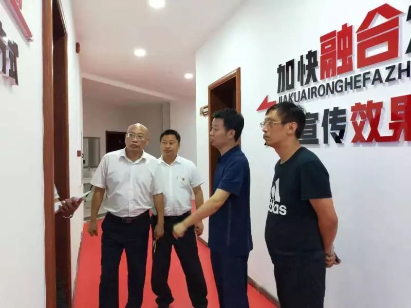 市委宣传部常务副部长王俊,市文联主席徐双文,月湖区委常委,宣传部长