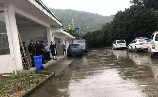 章子欣母亲首露面：不敢相信女儿已经离开了！