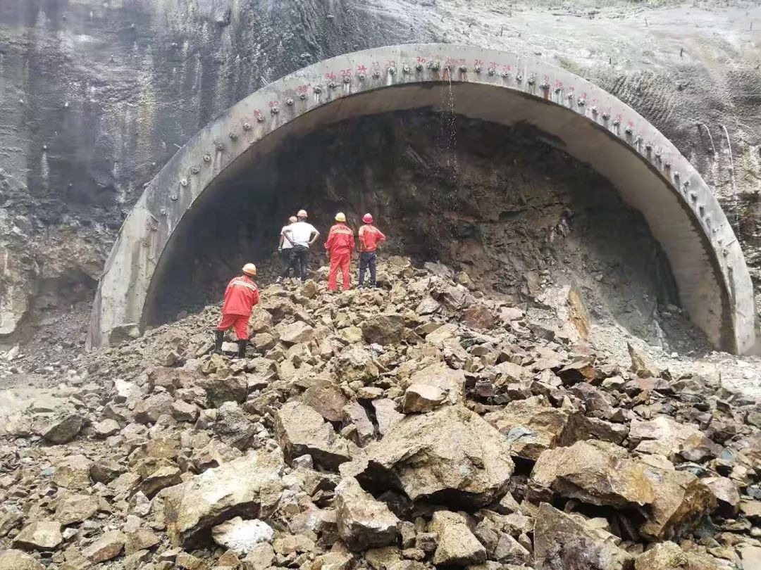 义永公路焦山隧道正式进洞施工