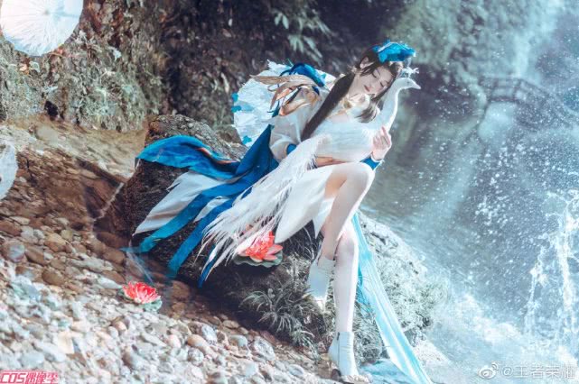 虞姬cos 云霓雀翎,王者cosplay 公孙离 小姐姐cos虞姬世冠皮肤"云霓雀翎",比原画还漂亮,惊为
