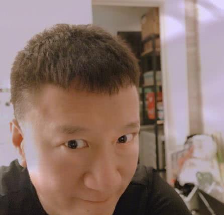 快速让自己哭出来 8c9d6d6ad9984f8cb4afe4fb741d4cdc.jpeg