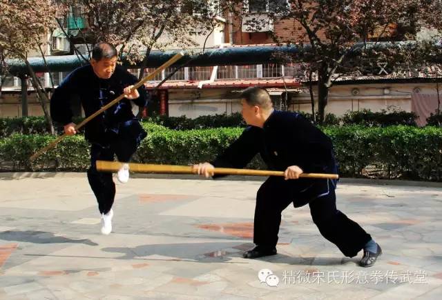 练武人走路的样子 a0e4ea62b7c1402b89ffafc9186681af.jpeg