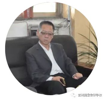 贺小平贺小平:高校教师,律师,多年从事法学教育与研究,授课风格:语言