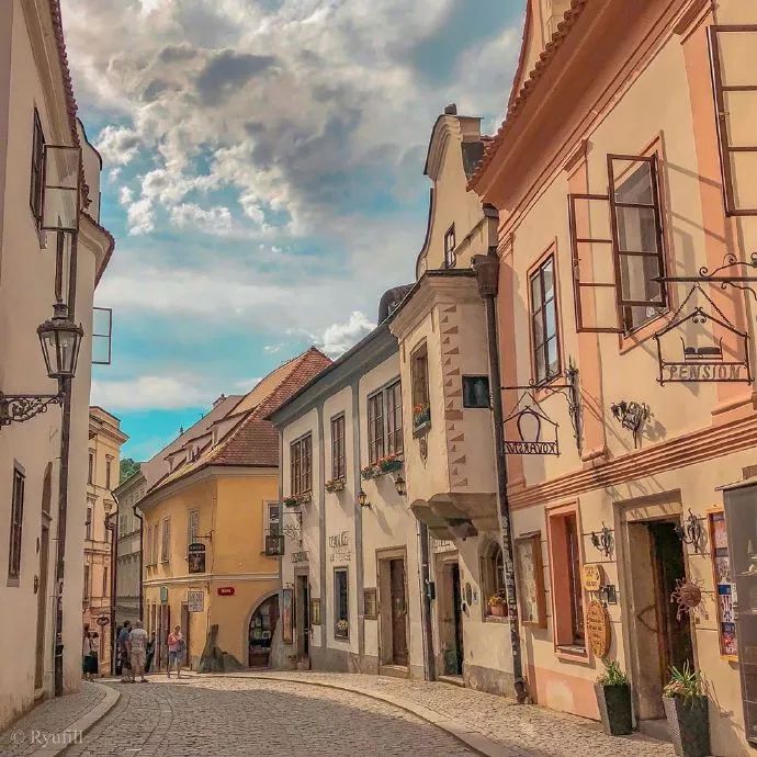 背景 | 也想偶尔打扰你 可是没有话题 也没有勇