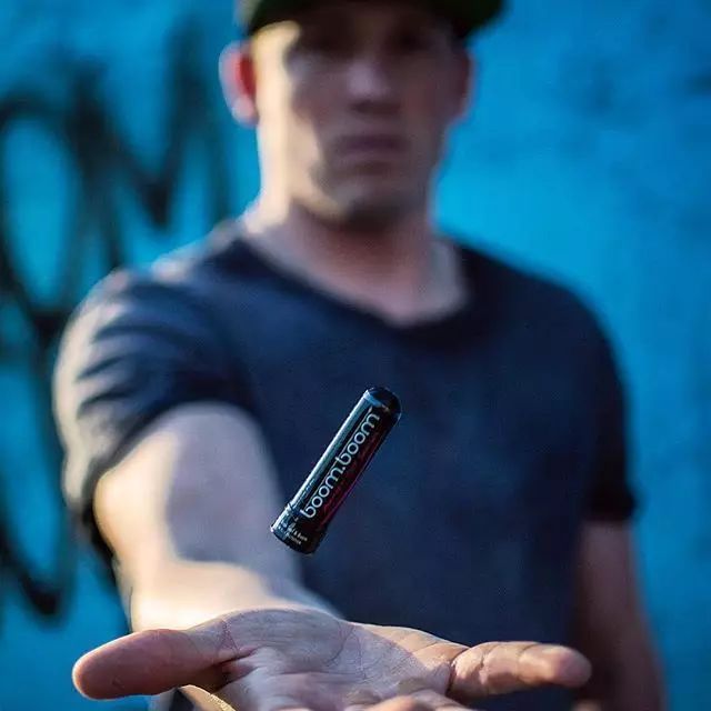 Boom.Boom现代版鼻烟壶~吸一下顶10罐红牛