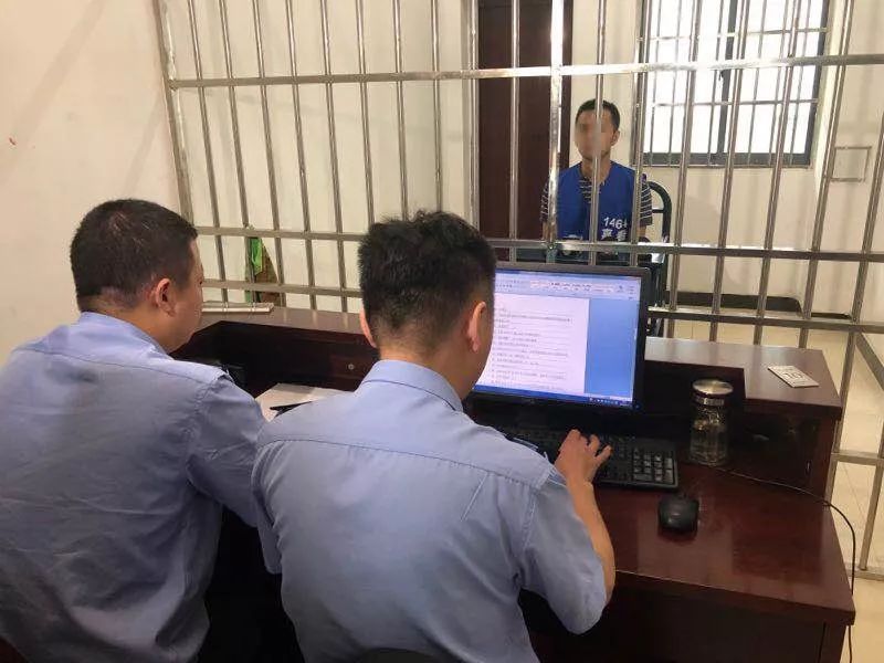 7月16日,记者来到嘉兴市看守所,看到了嫌疑人徐某,此时的他后悔万分.
