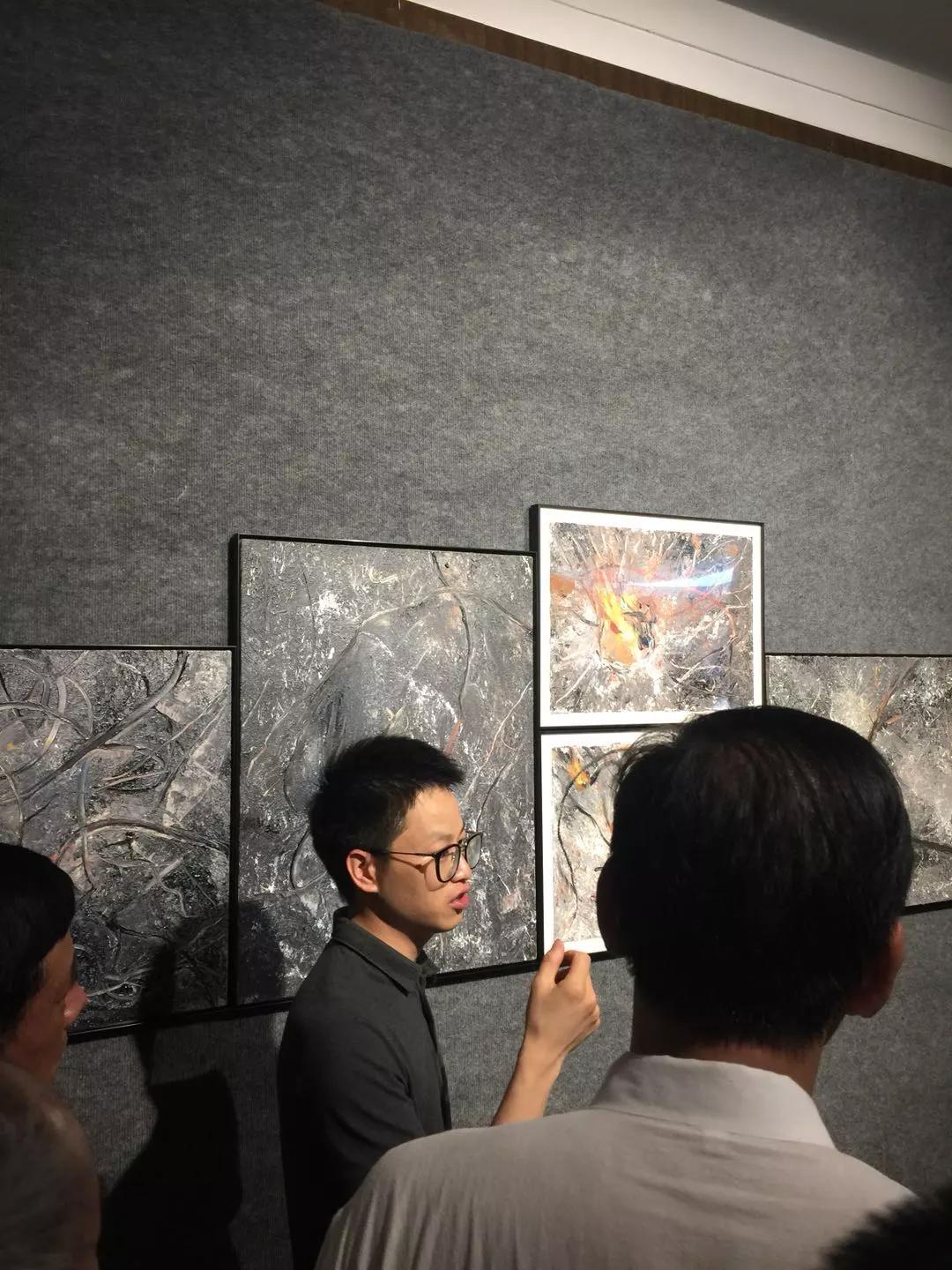 邹葳:龙川首个考上中央美院的学生,在家乡举办作品展获一致好评,邹家