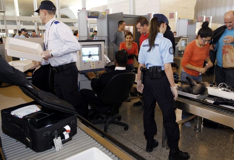 机场安检招聘_出国旅行,常被拒绝入境或遣返的8个理由 一定要注意(2)