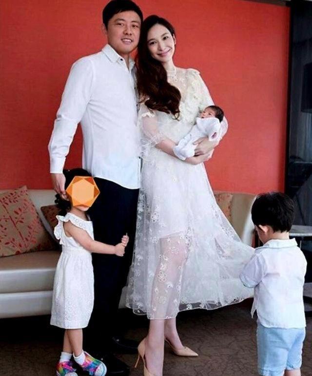 吴佩慈豪花12亿为崔丽杰酒店造水晶巨龙,讨准婆婆欢心多贵都值得 bt365app