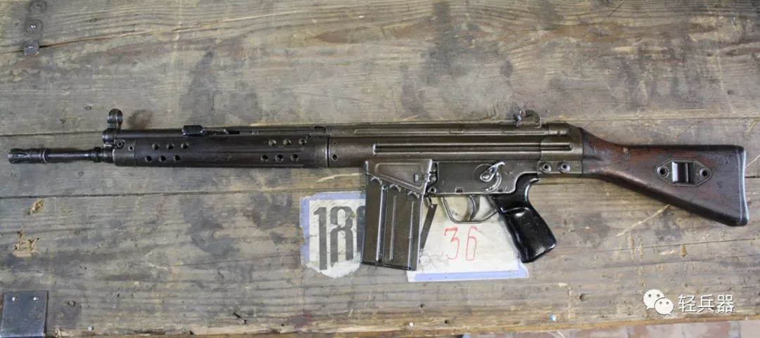 pof生产的标准型g3步枪,采用木质护手和枪托