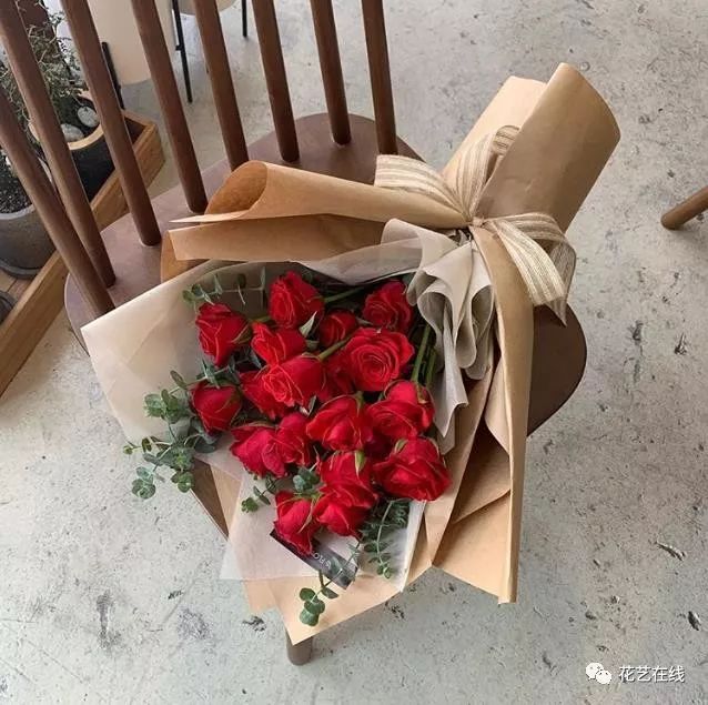 七夕节 | 最受女生欢迎的红玫瑰花束包装纸 top10