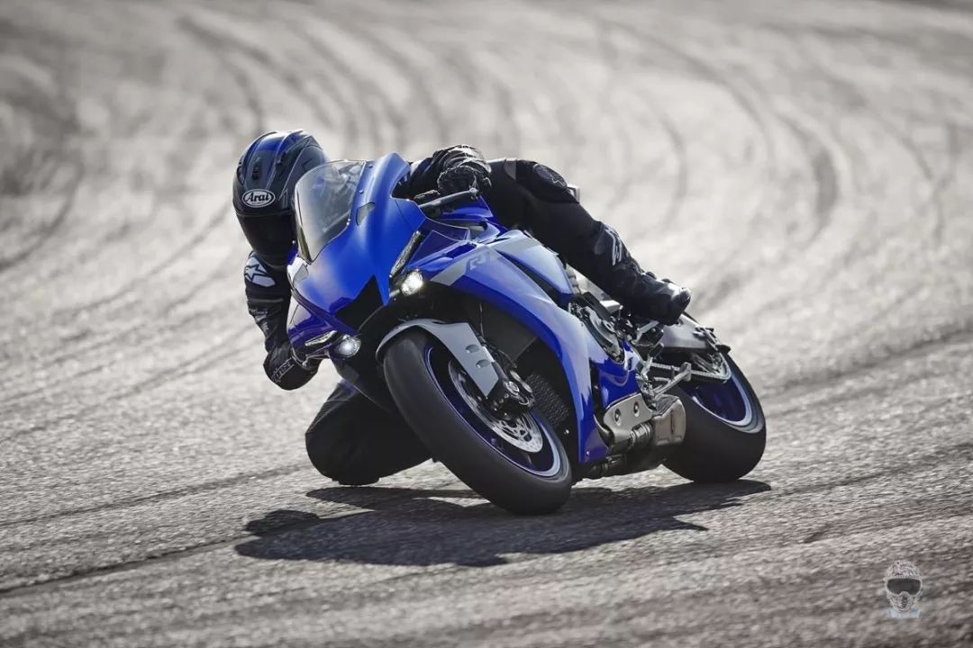 2020-yamaha-yzf-r1-r1m-r