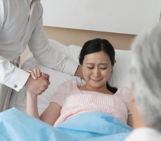 分娩有多尴尬?难怪女人生完孩子脸皮变厚,最后一条简直哭笑不得