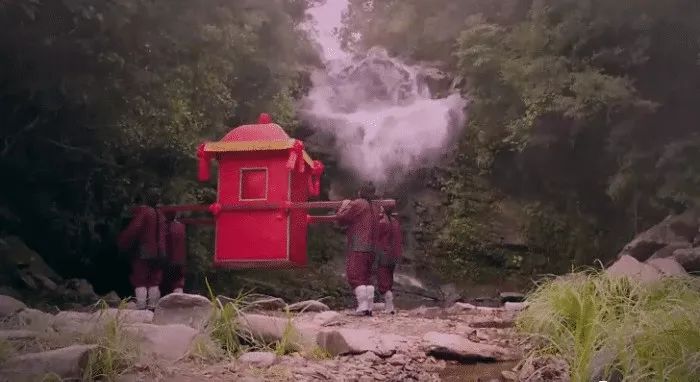 UFO、新娘潭、榕树精事件,这部TVB新剧还刚