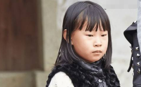 原创小沈阳女儿近照曝光,父女俩五官表情神相似,基因太强大