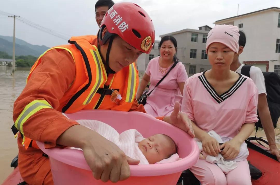                     赣州丨“孩子出生了，一定请你们吃喜糖”