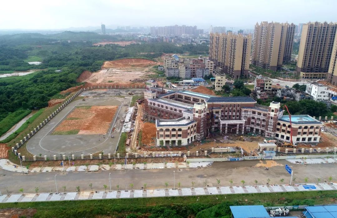 1620个学位阳西四小今年秋季招生3幢4层教学综合楼