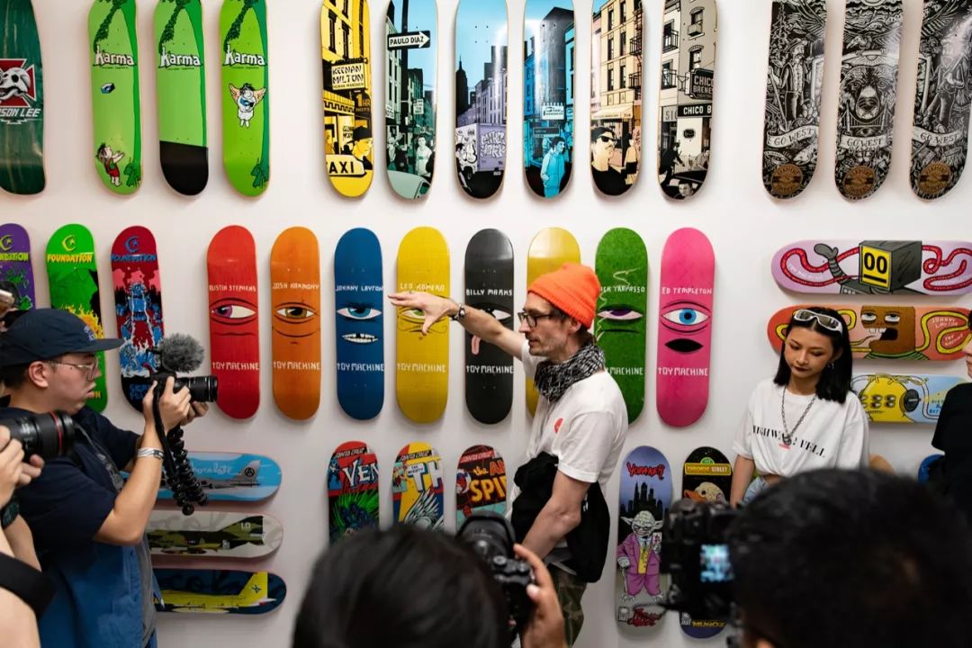 的那块板也在现场魔都祥龙的主题来自于vans传奇滑手steve caballero