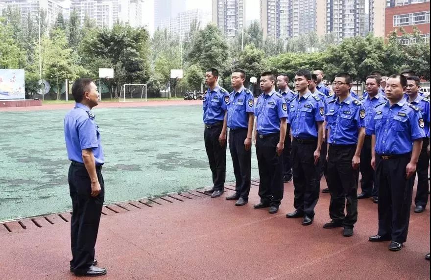 成都城市管理#不忘初心【风在,雨在,我们在】