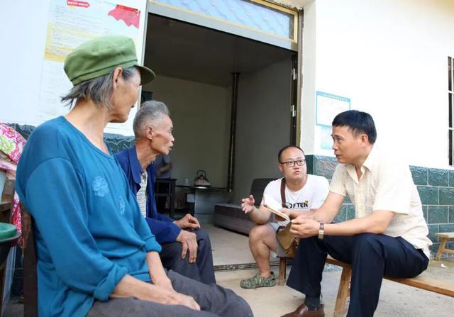 廖永康到万源市青花镇田湾村走访调研