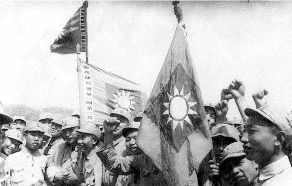 他率部起义,2个警卫营哗变欲围攻香山,一个营因为老实都升官了 御匾会注册