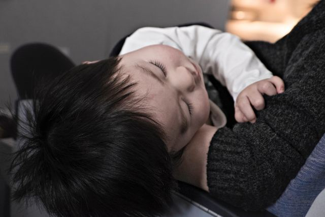                     原创            如何正确的抱宝宝，你真的会吗？拥抱是表达爱的方式