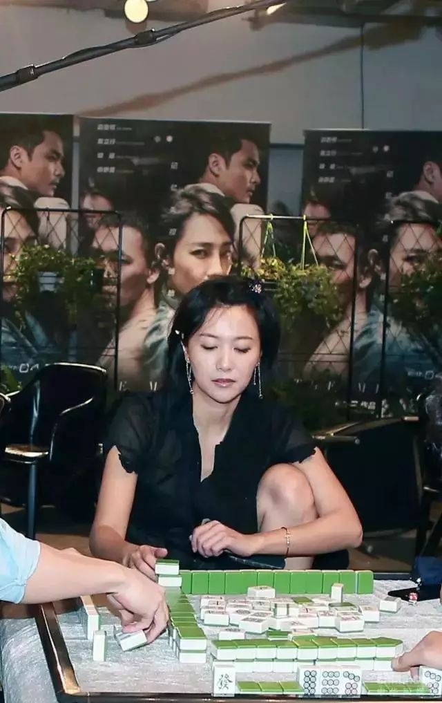 全能女神徐静蕾走上画画歪路无法自拔不做明星只图个开心