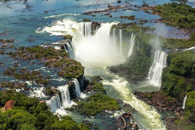 8:巴西中国是世界上最大的国家之一,它拥有众多无与伦比的自然景观.